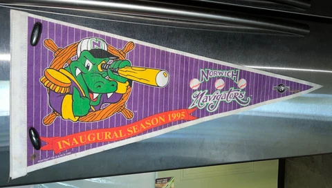 NAVIGATORS  NORWICH  Minor League Baseball 1995 Inaugural Season NY Yankees Pics Cover