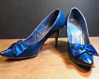 Vintage Blue Heels Shoes By DeLiso Debs Palter Deliso patent pumps buffums' bow - Image 1 of 4