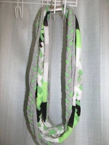 Unique Gift! T-Shirt Yarn Infinity Scarf Fabric Necklace R066 - Picture 1 of 1