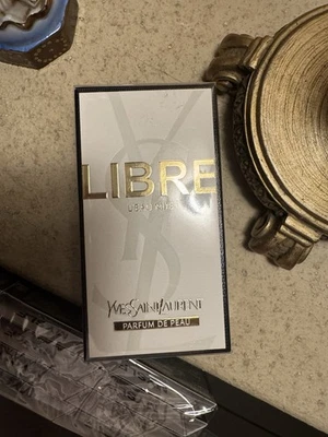 YVES SAINT LAURENT YSL LIBRE L'EAU NUE PARFUM DE PEAU 1.6 盎司 50 毫升全新带盒 未拆封 — 第 1/4 张图片
