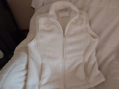 LADIES CROFT AND BARROW WHITE FURRY VEST NEW WITH TAG - Image 1 of 4