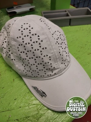 Avia женская спортивная тренировочная кепка для взрослых белая ночная светоотражающая - Изображение 1 из 4