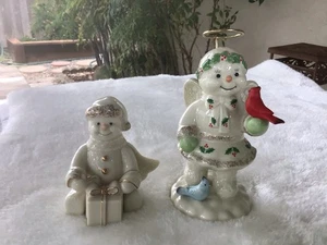 ZWEI Lenox Schneeengel Schneemann Kardinal Vogel UND sitzend mit Geschenk 236966 Figur - Bild 1 von 9