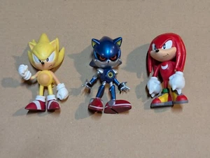 Jazwares Sega 2.5" Super Sonic, Metal Sonic, & Knuckles Figure Lot - Picture 1 of 2