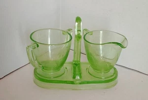 3 Stück Greensburg Co. Depression Vaseline Milchkännchen und Zuckerdose LESEN - Bild 1 von 2