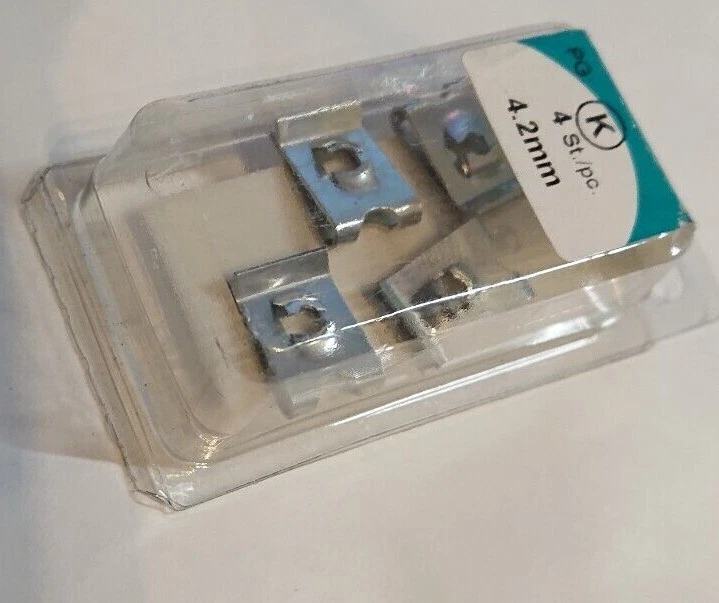 4 Blechmuttern 4,2 mm Klemmmutter Schnappmuttern - Bild 1 von 1