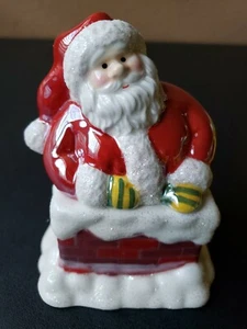Vintage Christmas Candle Santa Claus In Chimney 2 Piece Spiced Vanilla Avon - Picture 1 of 12