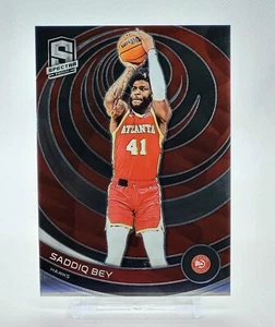 Panini Spectra Saddiq Bey #35 Hawks 2022-23 - Imagen 1 de 2
