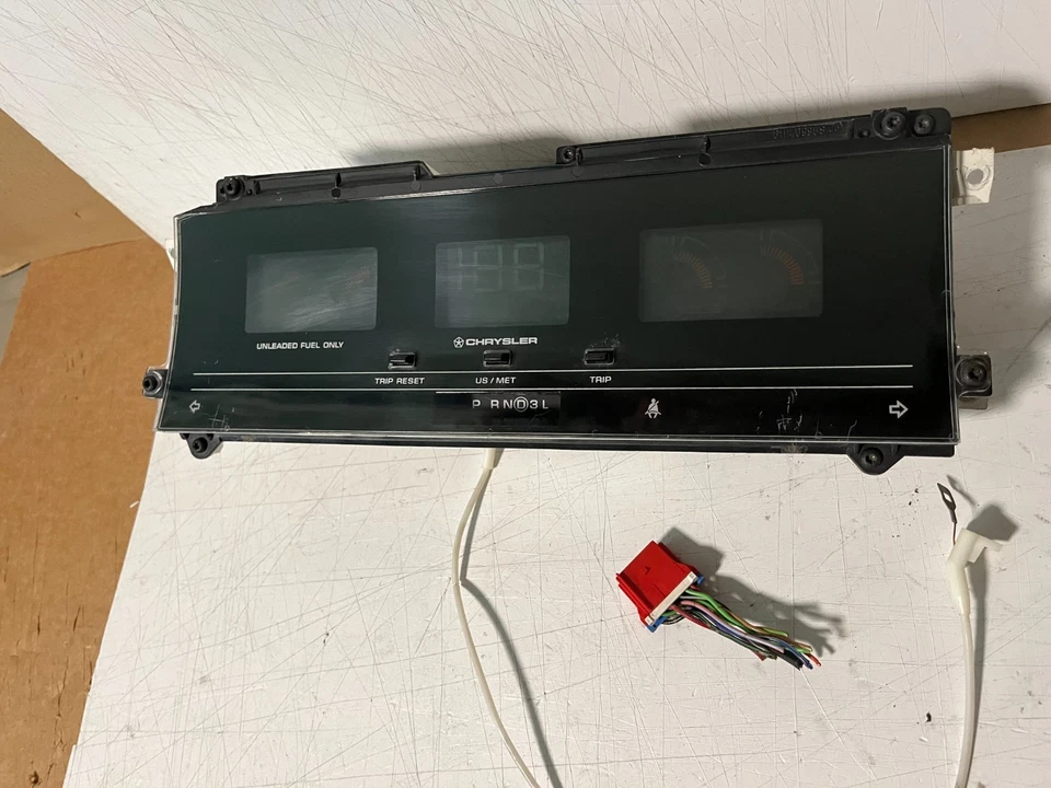 1991-1993 CHRYSLER NEW YORKER IMPERIAL 3.8L DIGITAL INSTRUMENT CLUSTER 4685321 - Imagem 1 de 4