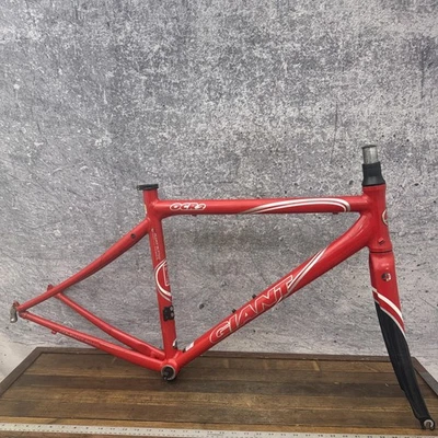 Cuadro de bicicleta de carretera Giant OCR2 47 cm pequeño aluminio ALUXX Fórmula Uno 700c 130 Foto 1 de 4