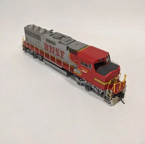 Athearn RTR GP60M BNSF Ex Santa Fe #122 - Bild 1 von 7