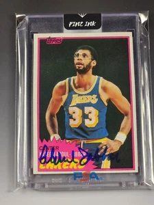 Kareem Abdul-Jabbar 1981-82 Topps Signed Lakers Card FINE-INK AUTO - Picture 1 of 5