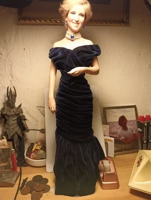 Puppe  Lady Diana Mit Ständer  Ashton Drake - Bild 1 von 3