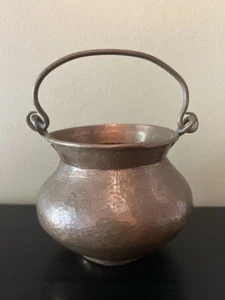 Old Hand Made Hammered Copper Cauldron Pot w/ Handle Arts & Crafts Mission Style - Picture 1 of 8