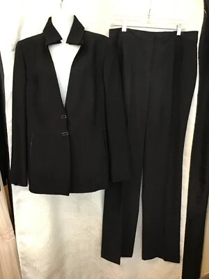 Terno Akris duas peças jaqueta crepe preta 14 calças perna reta 12 - Imagem 1 de 4