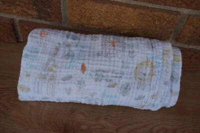 Manta BEBÉ ENVOLTURA Bananafish Muslin envoltura acurrucarse jirafa Lovey conjunto safari Foto 1 de 4