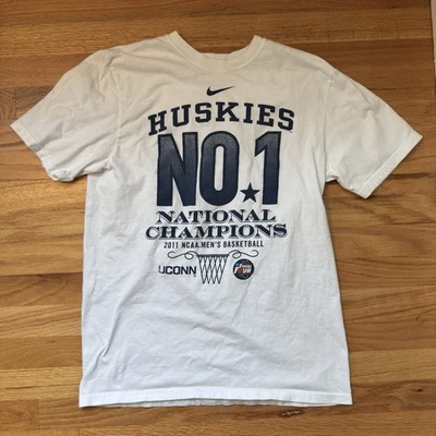 Uconn Huskies 2011 National Champions T-Shirt Size Medium NCAA No 1 Vintage - Image 1 of 4