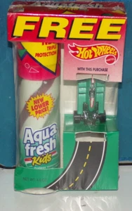 Hot Wheels Aqua Fresh Kids mit Indy Rennwagen Maßstab 1:64 MISP - Bild 1 von 2