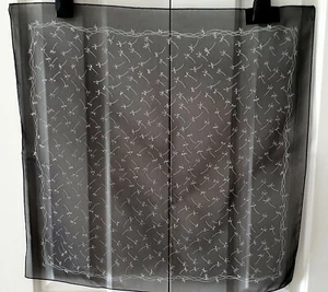 ITALIAN “TIE RACK” SQUARE 21.5 INCH SCARF COLOR BLACK & WHITE - Picture 1 of 3