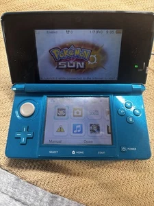 Sistema de consola portátil Nintendo 3DS azul aguamarina con adaptador de CA CTR-001 SIN STYLUS - Imagen 1 de 18