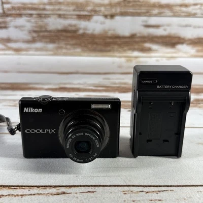 Nikon COOLPIX S570 12.0MP Digital Camera Black PARTS ONLY   - Image 1 of 4