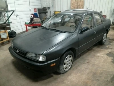 Automatic Transmission From 1993 INFINITI G20 RE4F03A - Image 1 of 4