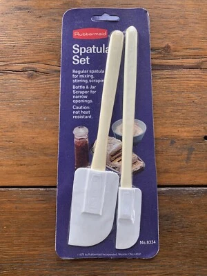 Vintage SEALED 1976 Rubbermaid Scraper Ivory Spatula SET OF 2 8334 NOS - Image 1 of 3