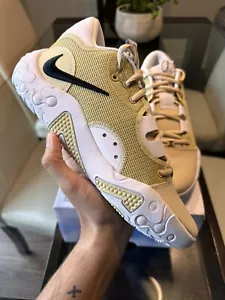 Nike Paul George PG 6 Promo Muster Team gold schwarz-weiß DX6654-700 Herren Größe 9 - Bild 1 von 10