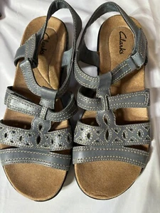 Clarks Laurieann Kay Women Strappy T Strap Slingback Sandal US 7M Gray - Picture 1 of 7