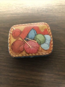 Vintage Dodo Designs Tin Made In England Yarn Knitting Theme - Picture 1 of 6