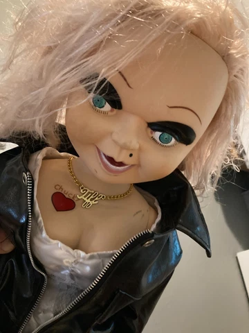 Bride of chucky Tiffany doll Chucky childs play -Spencers 1998 Cover