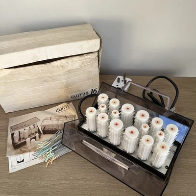 Vintage CURRYS 16 beheizte wärmespeichernde Haarroller Lockenwickler 3 Größen & Stifte - Bild 1 von 4