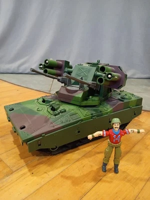 Tanque ecualizador GI Joe Slaughters Marauders 1988 ARAH con piezas Bazooka o reconstrucción Foto 1 de 4