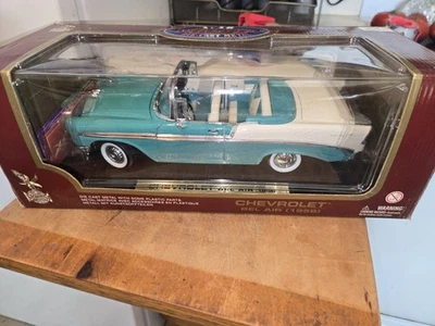 Chevolet Bel Air 1956 Road Legends escala 1:18 fundido a presión algo de plástico, hermoso  Foto 1 de 4