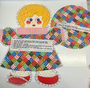 Spring Mills Tessuto Pannello Taglio N Cucito Roba 20" Capelli Ricci Bambina Bambola con Abito e Cappello - Foto 1 di 5