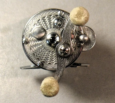 Carrete de pesca vintage Pflueger Summit Tackle Box 1993L - estado de funcionamiento Foto 1 de 4