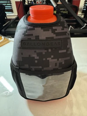 Jarra de agua para gimnasio Gallon Gear con cubierta, bolsillos, sin BPA Foto 1 de 4