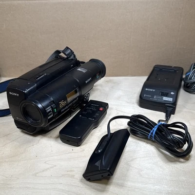 Sony Handycam 8mm CCD-TR66 Camcorder - tested working with charger READ - Image 1 of 4