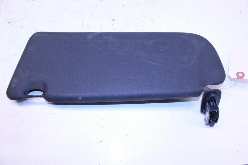 2000-2002 Audi A4 S4 Right Sun Visor OEM Used - Imagem 1 de 4