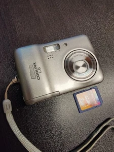 Nikon Coolpix L6 6,0 megapixel fotocamera digitale compatta argento - con scheda SD - testata - Foto 1 di 11