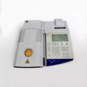 Moisture Balance/Scale Mettler Toledo - HR83 - Picture 1 of 8