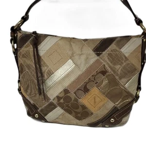 Bolso de hombro Coach geométrico crema y marrón - Imagen 1 de 16