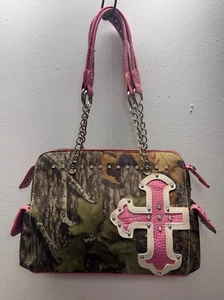 Mossy Oak Pink Camouflage Conceal/ Carry Footed Handbag Studs -Cross Zip Close - Picture 1 of 9