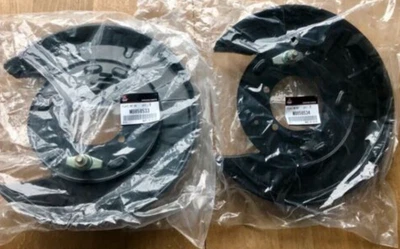 MITSUBISHI Genuine MONTERO SPORT K9 W 97-03 Rear Brake Backing Plate RH & LH Set - Image 1 of 2