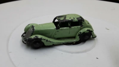 WM Britains LV 602 Saloon CAR Lilliput Car Original Model Plastic Wheels 1/76 - Immagine 1 di 4