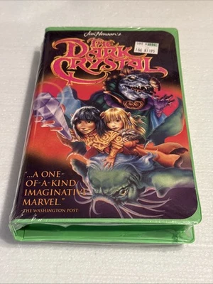 [OPEN IN SHRINK, READ] The Dark Crystal (VHS, 1994) Green Clam Shell  Jim Henson Foto 1 de 4