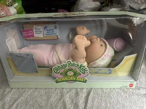 Newborn Cabbage Patch Kinder Puppe - Bild 1 von 1