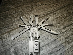 SOG Power Access Stonewash silber mit 3D-gedrucktem Holster - Bild 1 von 6