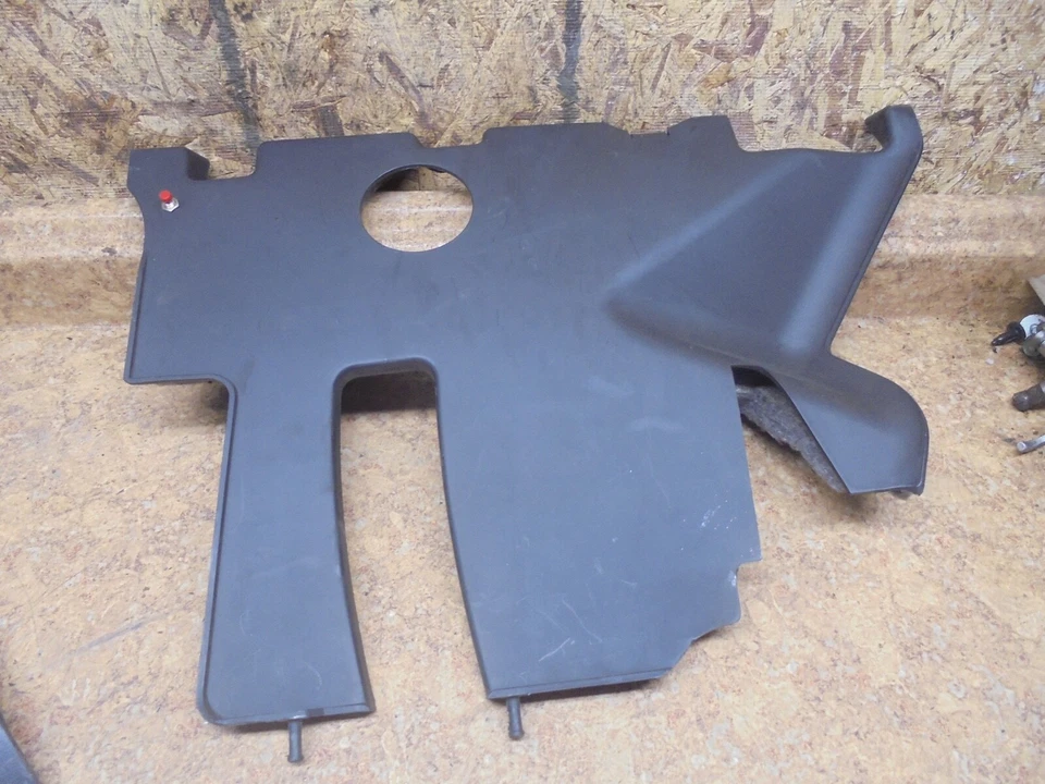 Jeep Liberty Sport 2003 3,7 L 3,7 cubierta de panel interior cubierta cubierta aislante pizarra Foto 1 de 1