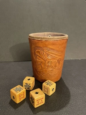 Taza de dados de cuero vintage de los años 60 azteca nativa América México + 4 dados  Foto 1 de 4